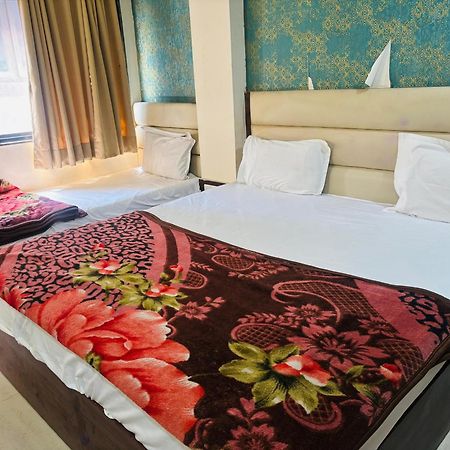 Hotel Greenwood 阿穆达巴 外观 照片